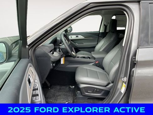 New 2025 Ford Explorer Active w/ Active Comfort Package image 9