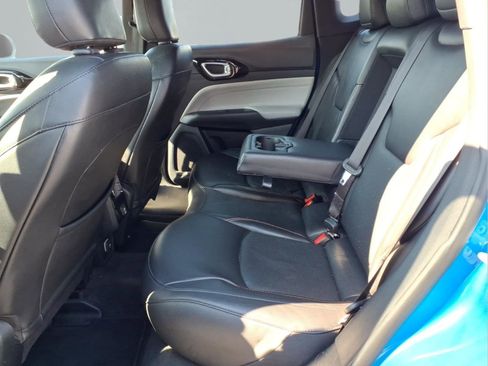 Used 2022 Jeep Compass Limited image 21