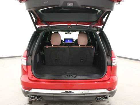 Used 2025 Lincoln Aviator Reserve w/ Illumination Package image 13