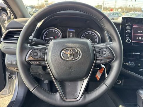 Used 2024 Toyota Camry SE image 18