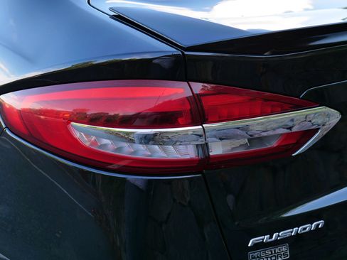 Used 2019 Ford Fusion Titanium AWD/4WD image 30