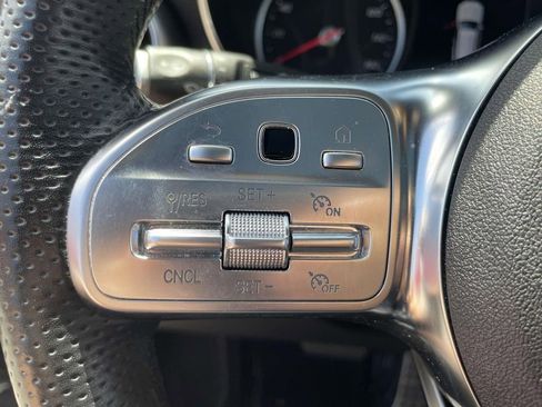 Used 2022 Mercedes-Benz GLC 300 image 18