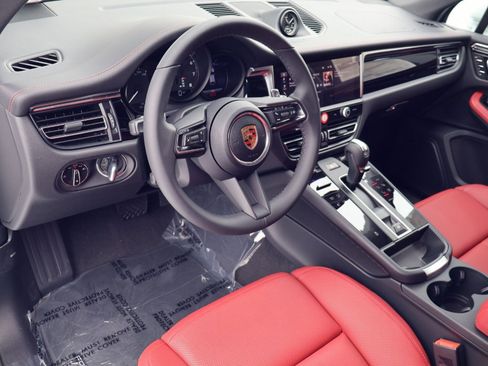 New 2026 Porsche Macan AWD/4WD image 4