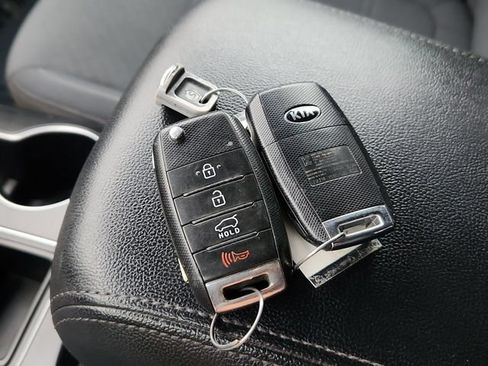 Used 2016 Kia Sorento AWD w/ LX Convenience Package image 45