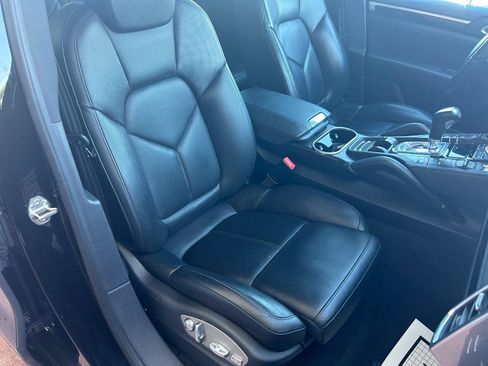 Used 2014 Porsche Cayenne Diesel AWD/4WD image 22