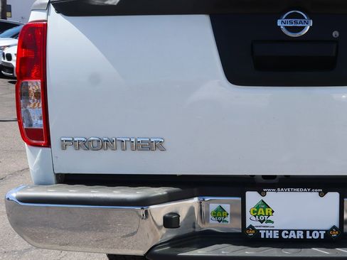 Used 2015 Nissan Frontier S image 19