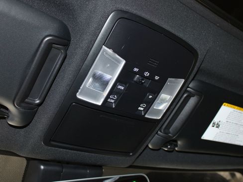Used 2017 Toyota RAV4 SE w/ Power Extra Value Package FWD image 27