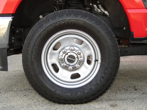 Used 2024 Ford F350 XL w/ FX4 Off-Road Package AWD/4WD image 11