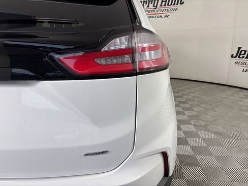 Used 2024 Ford Edge SEL image 32