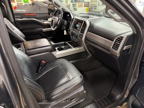 Used 2017 Ford F350 Lariat w/ Chrome Package image 20