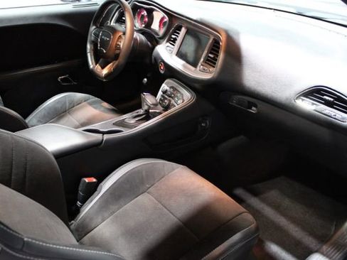 Used 2016 Dodge Challenger SRT Hellcat image 6