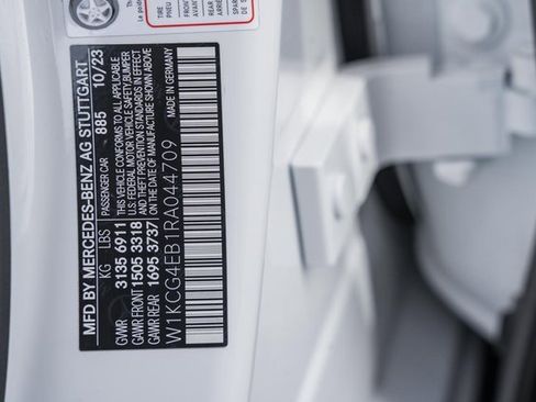 Certified 2024 Mercedes-Benz EQS 580 4MATIC Sedan image 36