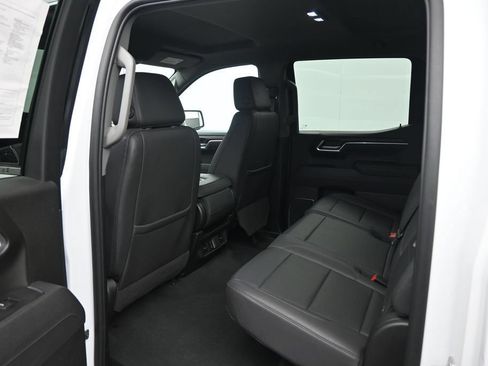 Used 2025 GMC Sierra 1500 SLT AWD/4WD image 25