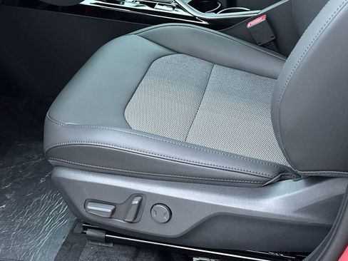 New 2026 Kia Niro EX image 17