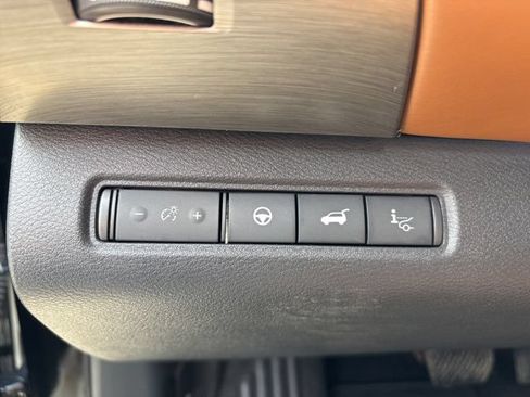 Used 2022 Nissan Pathfinder Platinum w/ Cargo Package AWD/4WD image 24