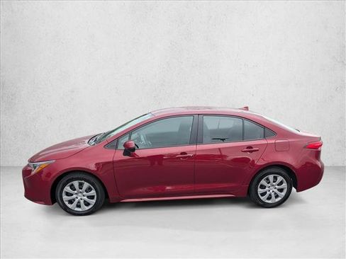 Used 2025 Toyota Corolla LE image 8