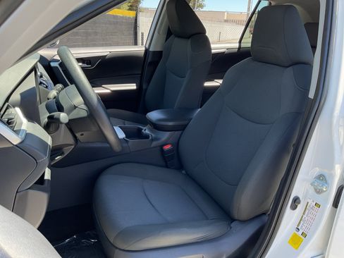 Used 2024 Toyota RAV4 XLE AWD/4WD image 18