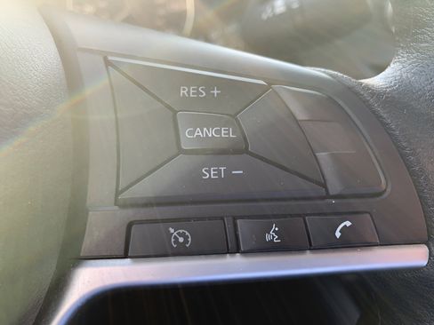 Used 2024 Nissan Altima 2.5 SV image 9