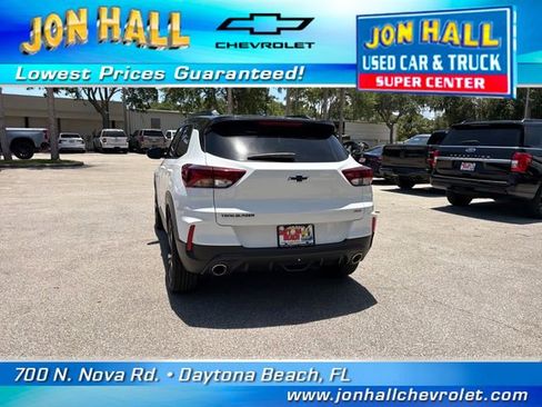 Used 2023 Chevrolet TrailBlazer RS w/ Convenience Package FWD image 9
