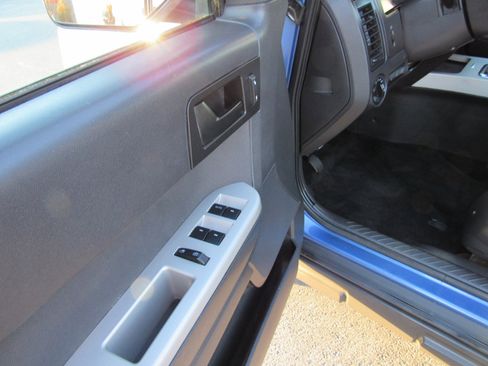 Used 2010 Ford Escape XLT image 12