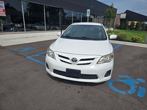 Used 2013 Toyota Corolla L FWD image 2