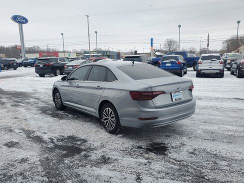Used 2019 Volkswagen Jetta SEL w/ Cold Weather Package image 3
