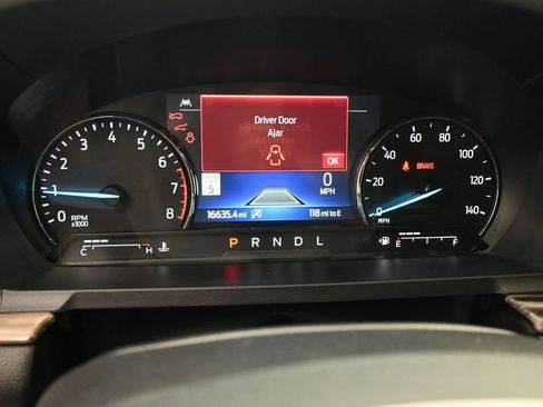 Used 2024 Ford Explorer Limited w/ Limited Technology Package RWD image 23