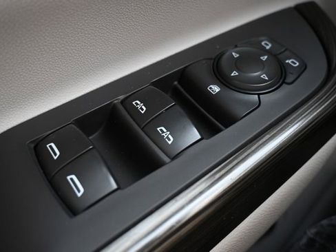 Used 2020 GMC Acadia SLT FWD image 42