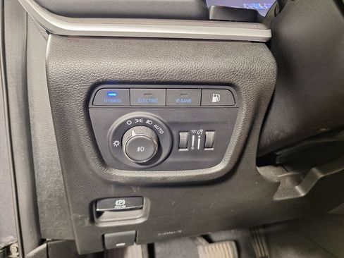 Used 2023 Jeep Grand Cherokee 4WD 4xe image 21