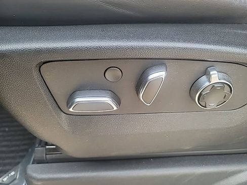 Used 2023 GMC Yukon Denali Ultimate image 13