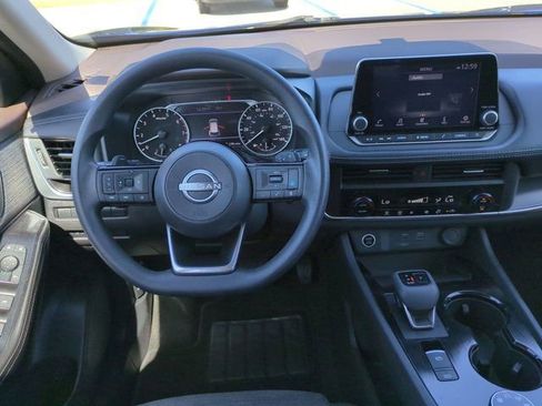 Used 2023 Nissan Rogue SV AWD/4WD image 17