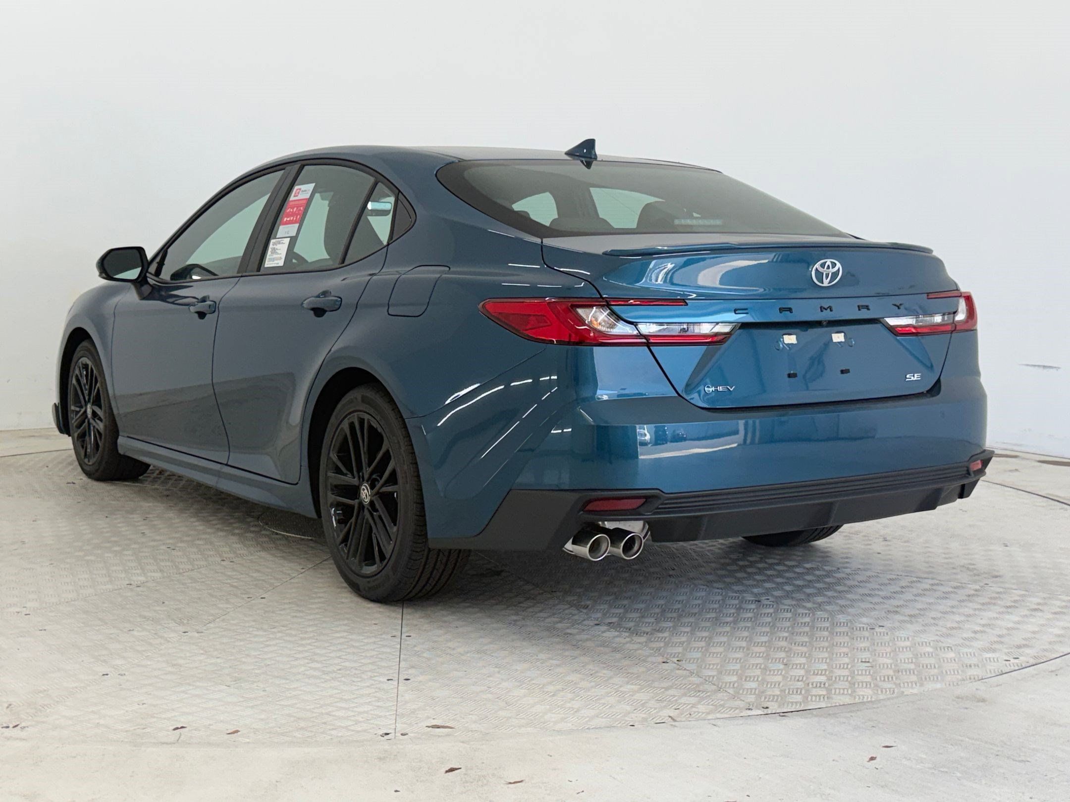 Used 2026 Toyota Camry SE w/ Convenience Package FWD image 3