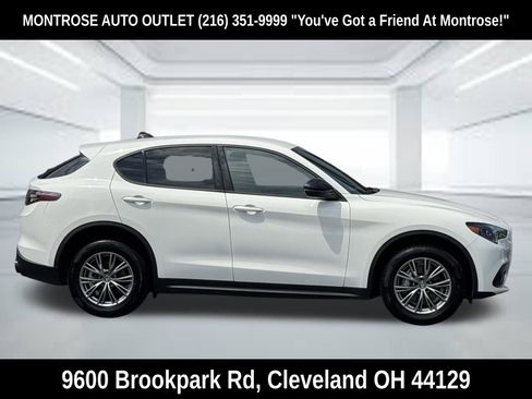 Used 2024 Alfa Romeo Stelvio Sprint AWD/4WD image 3