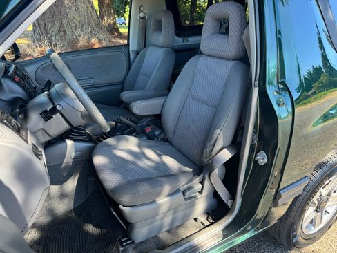 Used 2002 Chevrolet Tracker 4WD Convertible image 9
