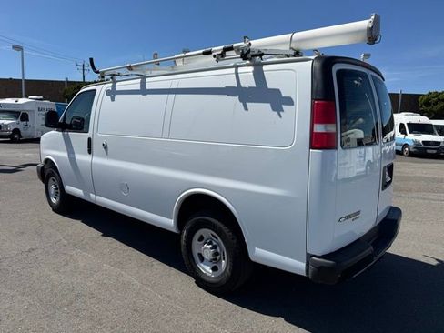 Used 2015 Chevrolet Express 2500 RWD image 5