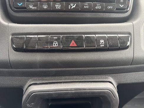 Used 2024 RAM ProMaster 2500 FWD image 40