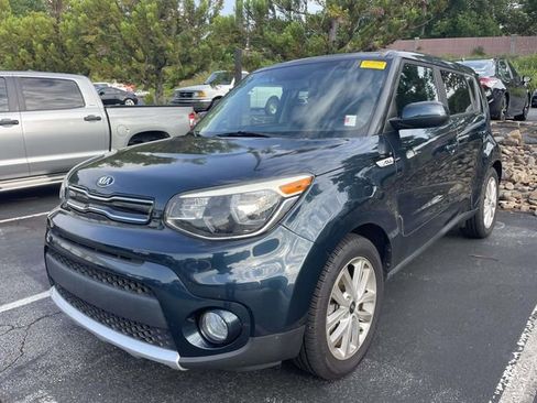 Used 2017 Kia Soul + FWD image 9