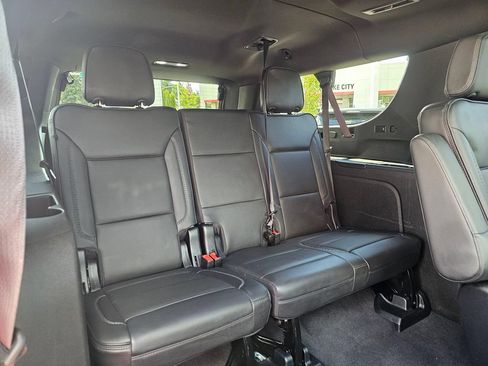 Used 2023 GMC Yukon XL Denali w/ Advanced Technology Package AWD/4WD image 13