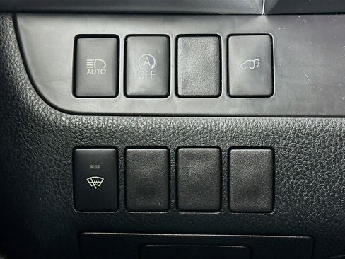 Used 2018 Toyota Highlander XLE image 16