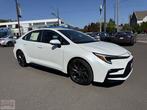 Used 2026 Toyota Corolla XSE image 1