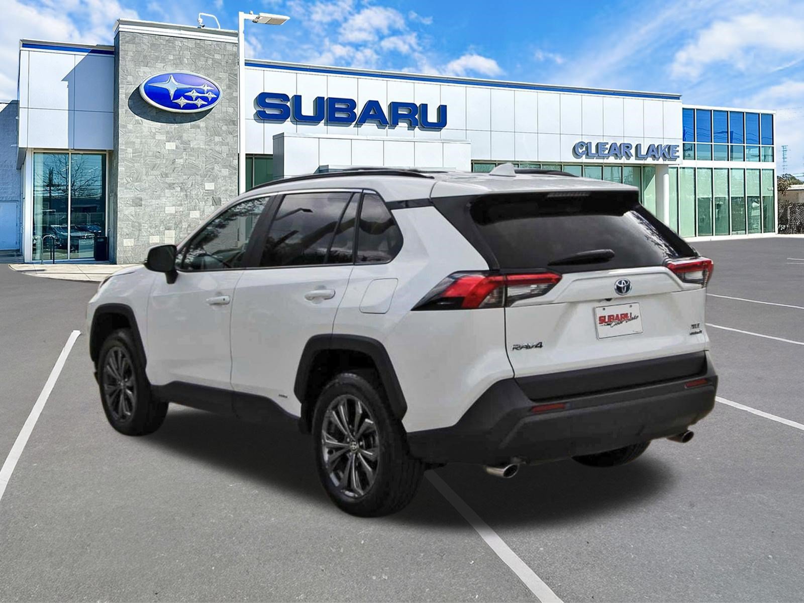Used 2024 Toyota RAV4 XLE Premium w/ Weather Package AWD/4WD image 4