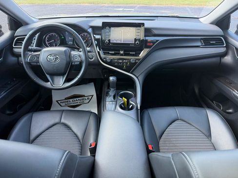 Used 2023 Toyota Camry SE w/ Convenience Package FWD image 18