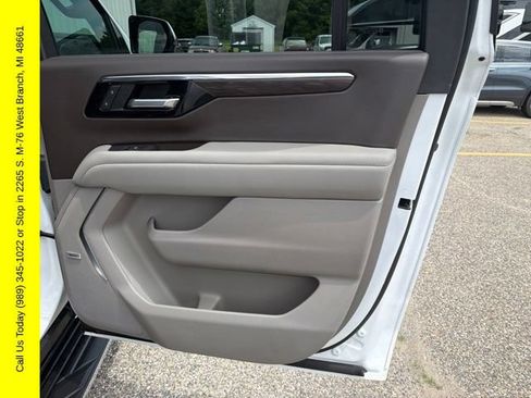 Used 2025 Chevrolet Suburban LT w/ Comfort Package AWD/4WD image 40