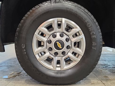 Used 2025 Chevrolet Silverado 2500 LT w/ Convenience Package AWD/4WD image 13