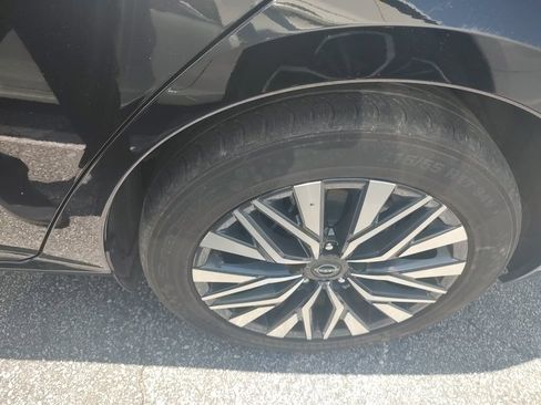 Used 2024 Nissan Altima 2.5 SV FWD image 5