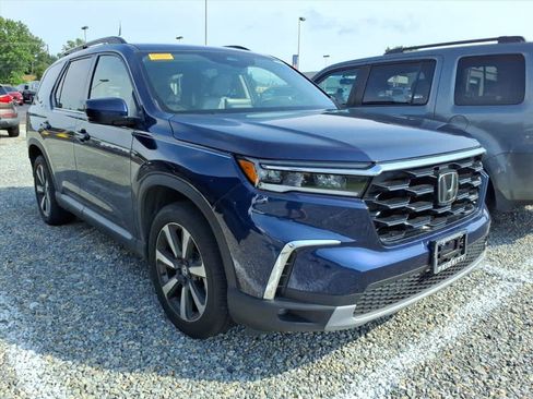 Certified 2025 Honda Pilot Touring image 13
