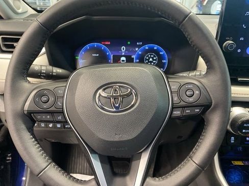 Used 2023 Toyota RAV4 Limited image 14