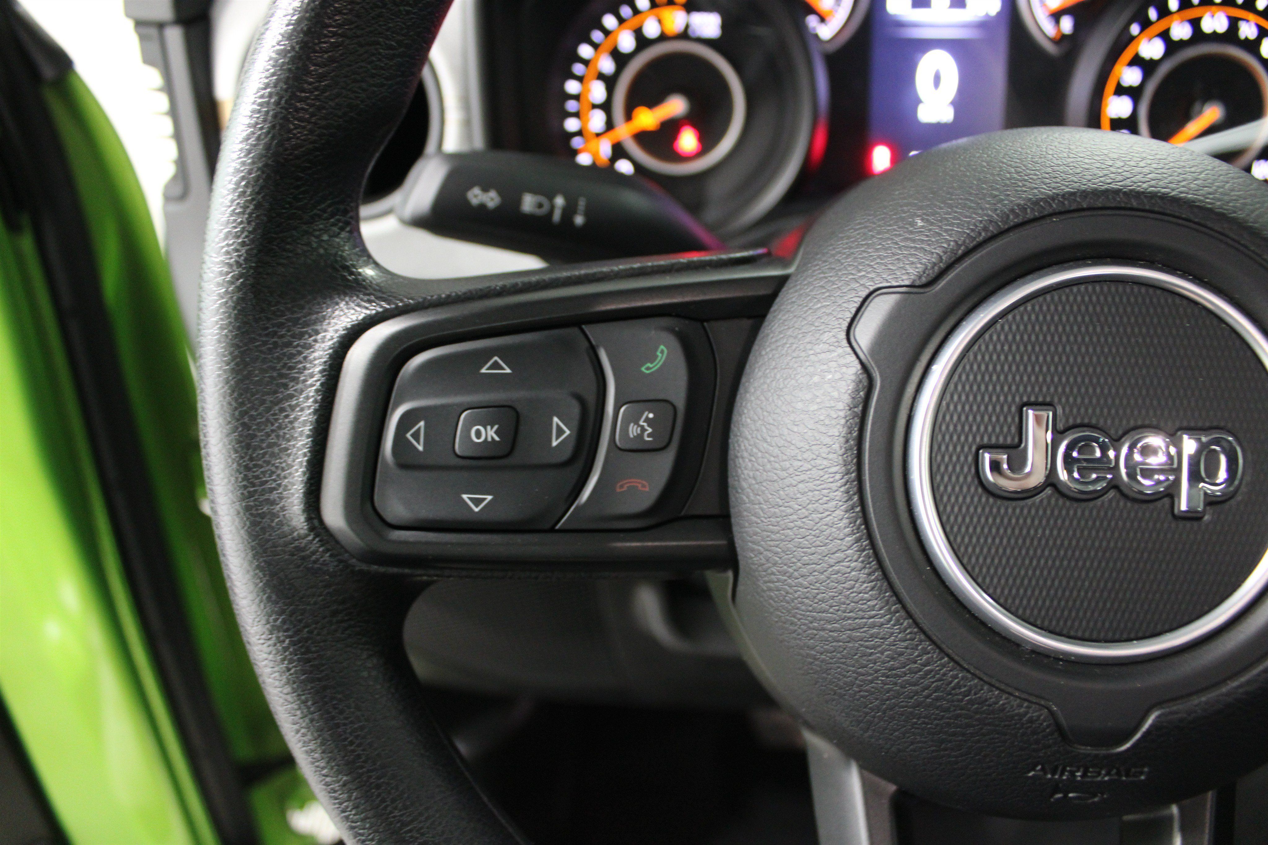 Used 2025 Jeep Gladiator Sport AWD/4WD image 11