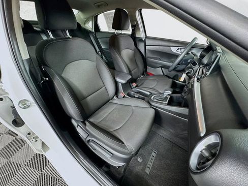 Certified 2023 Kia Forte LXS image 25