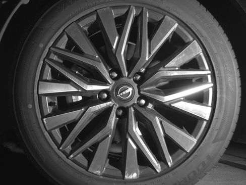 Used 2025 Nissan Altima 2.5 SV FWD image 15